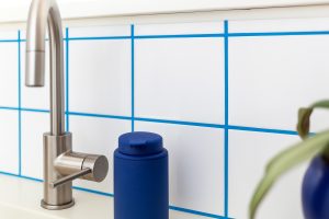 Säg hejdå till tråkiga fogar i köket