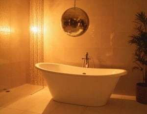 Gör om badrummet till ett discoparadis