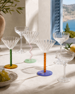 Färgglada cocktailglas till dukningen 🍸